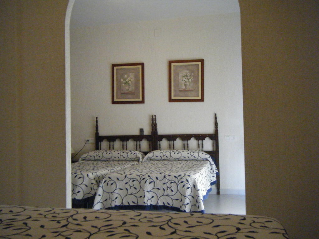 Hostal Muriel Aljaraque Room photo
